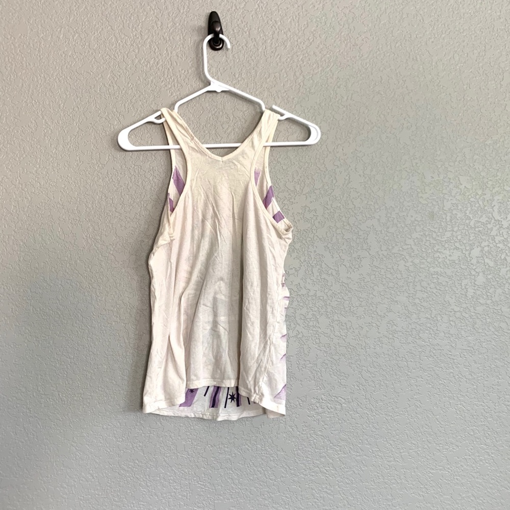 Medium Title Unknown tank top - Picture 2 of 3